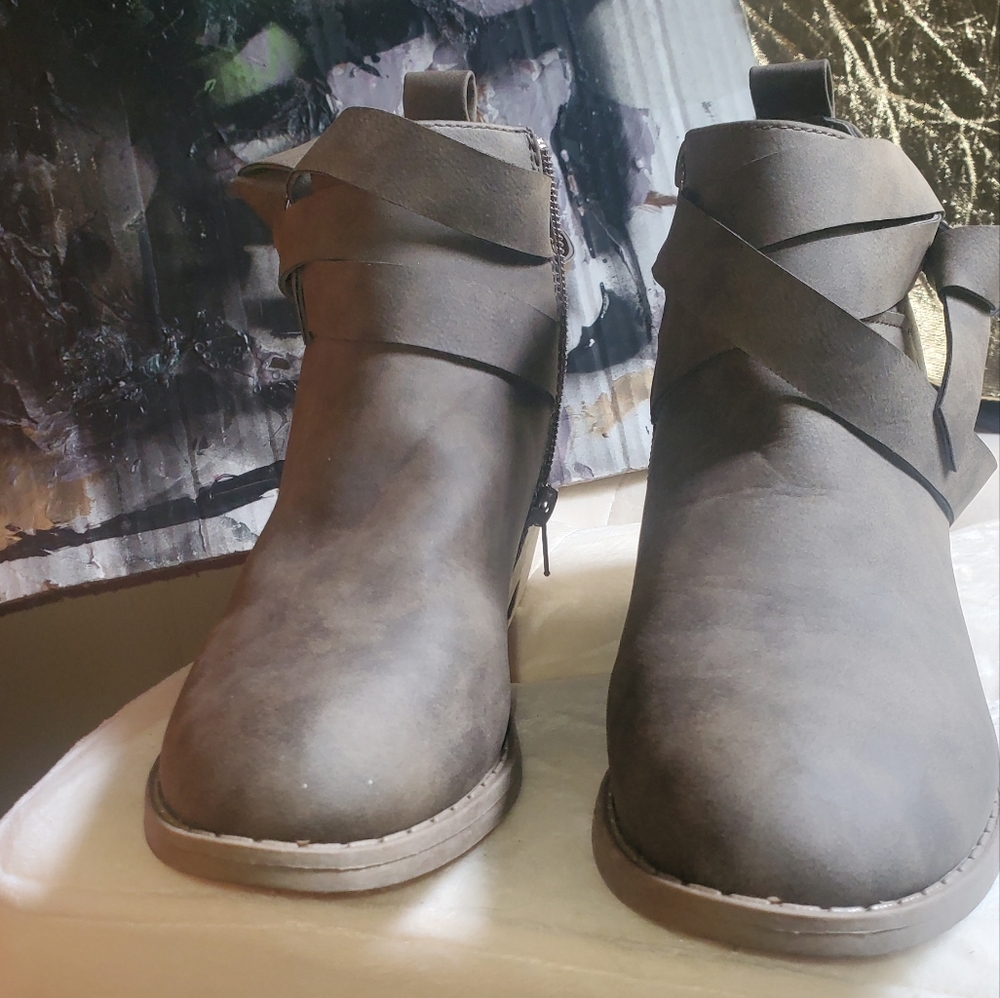 Tan ankle boots 6